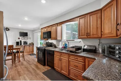 100 Coachman Dr, Florence Township, NJ 08505 - Photo 8