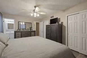 100 Coachman Dr, Florence Township, NJ 08505 - Photo 20