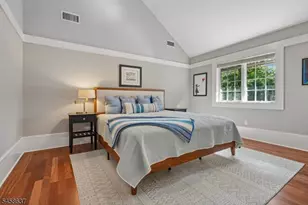 16 Holmehill Ln, Roseland, NJ 07068 - Photo 28