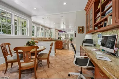 16 Holmehill Lane, Roseland, NJ 07068 - Photo 10