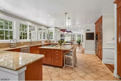 16 Holmehill Lane, Roseland, NJ 07068 - Photo 12