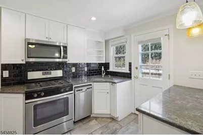 68-86 New England Ave #13, Summit, NJ 07901 - Photo 12