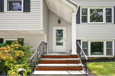 62 Burnham Pkwy, Morris Township, NJ 07960 - Photo 2