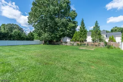 11 Malcolm Dr, Fairfield, NJ 07004 - Photo 30