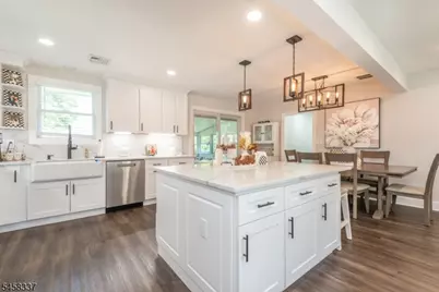 11 Malcolm Dr, Fairfield, NJ 07004 - Photo 4
