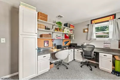 172 Rafkind Rd, Bloomingdale, NJ 07403 - Photo 22
