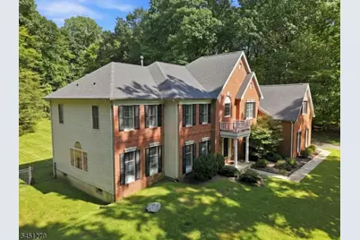 39 Ascot Dr, Washington Township, NJ 07853 - Photo 2