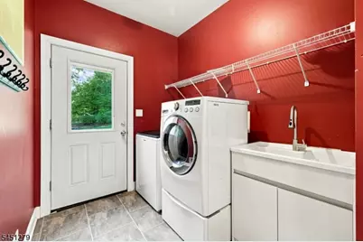 39 Ascot Dr, Washington Township, NJ 07853 - Photo 20