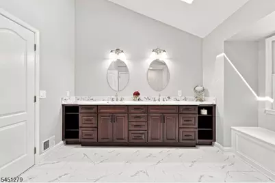 39 Ascot Dr, Washington Township, NJ 07853 - Photo 26