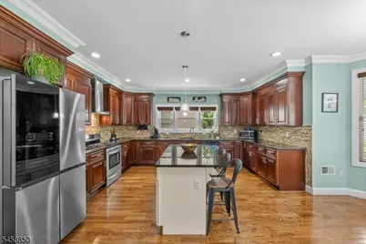 39 Paterson Ave, Clifton, NJ 07014 - Photo 10