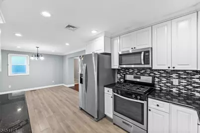 20 Shawnee Rd, Hopatcong, NJ 07843 - Photo 4