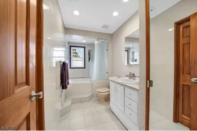 2574 Allen Ave, Union Township, NJ 07083 - Photo 18