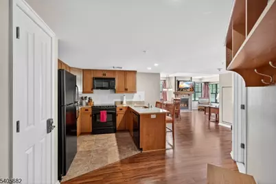 200 State Rt 94 Unit #301, Vernon, NJ 07462 - Photo 6