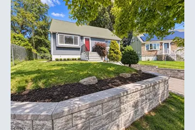 11 Ivanhoe Ter, Bloomfield, NJ 07003 - Photo 1