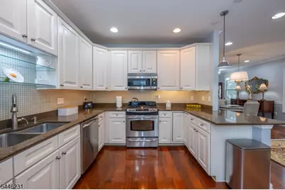 1 Ashley Ct, Hawthorne, NJ 07506 - Photo 6