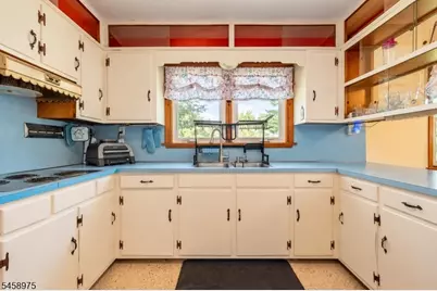 281 E Asbury Anderson Rd, Washington Township, NJ 07882 - Photo 10
