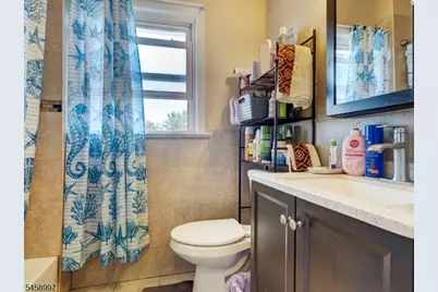 606 E 3rd Ave, Roselle, NJ 07203 - Photo 14
