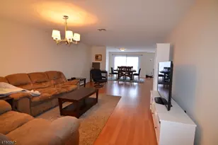 26 Stryker Ct, Bridgewater, NJ 08807 - Photo 4