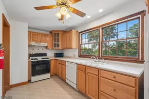 36 Page Dr, Oakland, NJ 07436 - Photo 10
