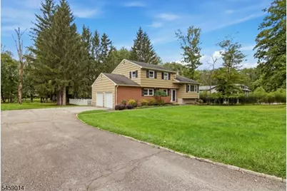 39 Park Rd, Parsippany, NJ 07054 - Photo 2