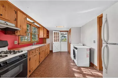 240 Willow Rd, Hillsborough Township, NJ 08844 - Photo 4