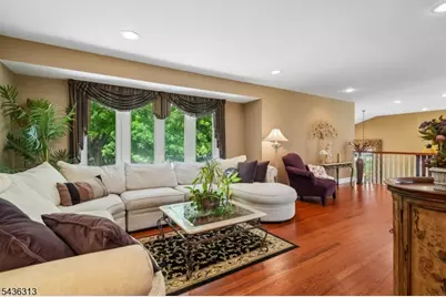 18 Mary Ellen Dr, Edison, NJ 08820 - Photo 8