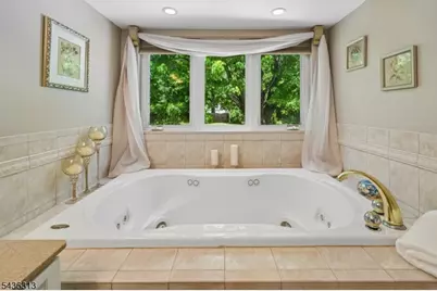 18 Mary Ellen Dr, Edison, NJ 08820 - Photo 28