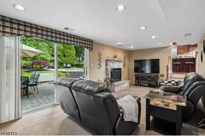 18 Mary Ellen Dr, Edison, NJ 08820 - Photo 22