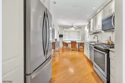 32 Gordon Pl, New Providence, NJ 07974 - Photo 8