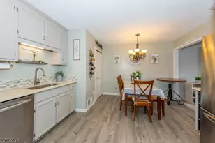 24 Heritage Ln, Hamburg, NJ 07419 - Photo 6
