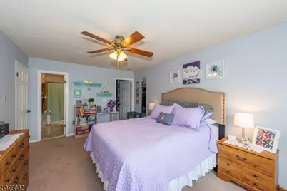 24 Heritage Ln, Hamburg, NJ 07419 - Photo 12