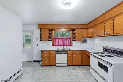 23 Glendale Dr, Freehold Township, NJ 07728 - Photo 12
