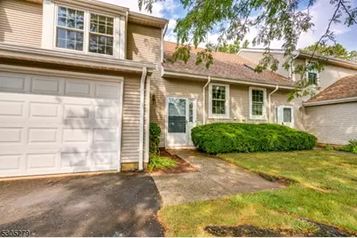 130 Winchester Way, Franklin Township, NJ 08873 - Photo 2