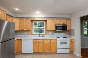 35 Rock Rd W, Green Brook Township, NJ 08812 - Photo 4