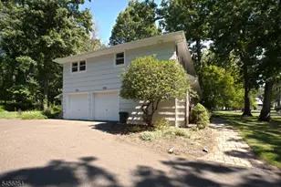35 Rock Rd W, Green Brook Township, NJ 08812 - Photo 18