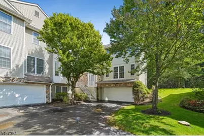 147 Arrowgate Dr, Randolph Township, NJ 07869 - Photo 2