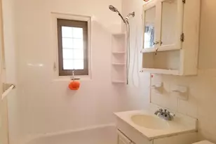 25 Blue Hill Rd, Clifton, NJ 07013 - Photo 8