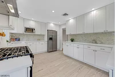 9 Edgewood Ave, West Orange Township, NJ 07052 - Photo 16