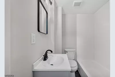265-7 Sanford St, East Orange, NJ 07018 - Photo 8
