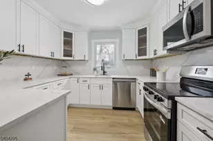 512 Lake Shore Dr, West Milford, NJ 07421 - Photo 2