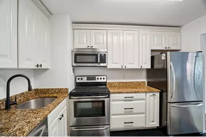 1111 River Rd #G10, Edgewater, NJ 07020 - Photo 12