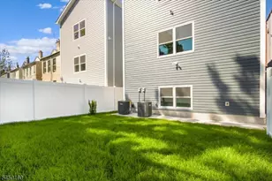 192 Amherst St, East Orange, NJ 07018 - Photo 30