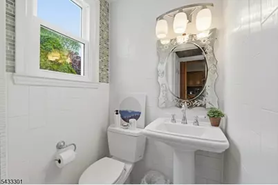 136 W 56th St, Bayonne, NJ 07002 - Photo 16
