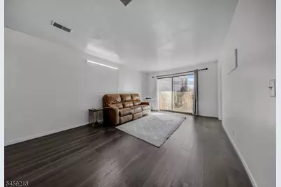 314 Saint Pauls Ave, Jersey City, NJ 07306 - Photo 4