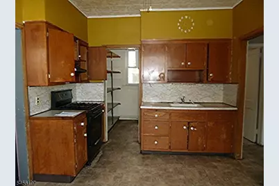 390 North 7th Street, Newark, NJ 07107 - Photo 10