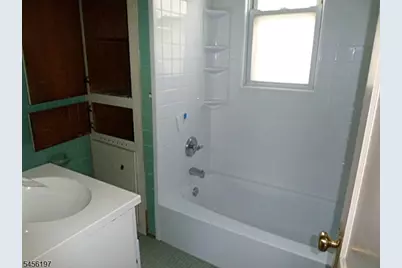 390 North 7th Street, Newark, NJ 07107 - Photo 16