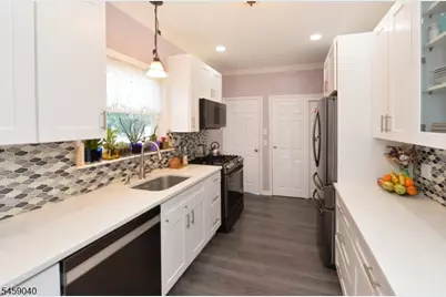 61 Bergen Ave, Clifton, NJ 07011 - Photo 8