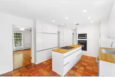 10 Cedar Ln, Roseland, NJ 07068 - Photo 10