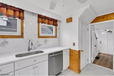 404 Elm St, Cranford Township, NJ 07016 - Photo 6