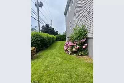 1-3 Crescent Ct #2, Newark, NJ 07106 - Photo 32
